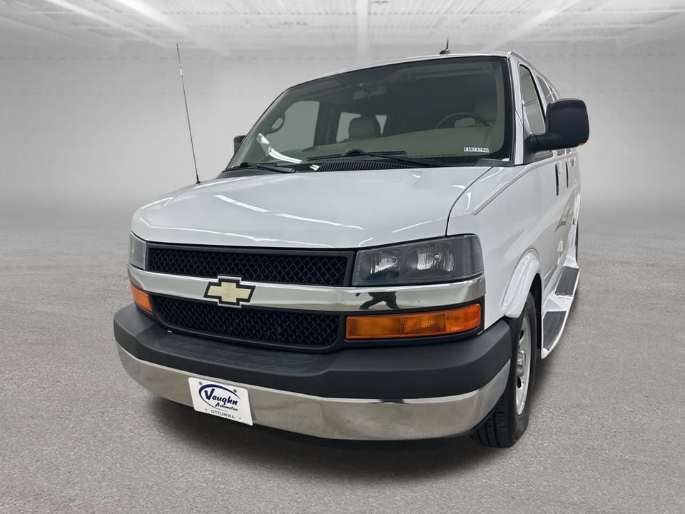 2011 Chevrolet Express - Image 6 of 12