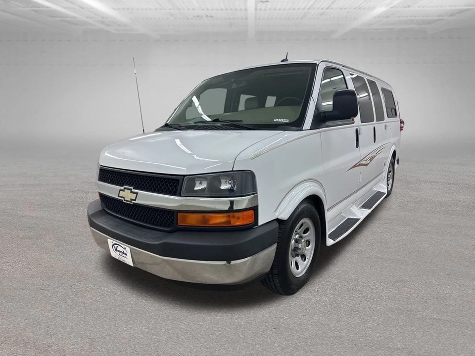 2011 Chevrolet Express - Image 7 of 12