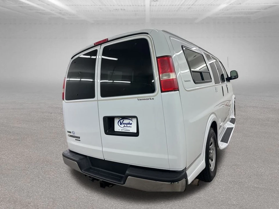 2011 Chevrolet Express - Image 12 of 12