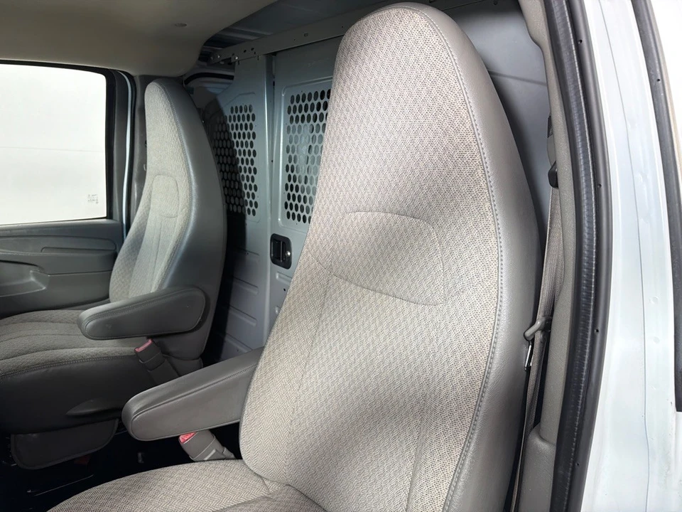 2011 Chevrolet Express - Image 9 of 12