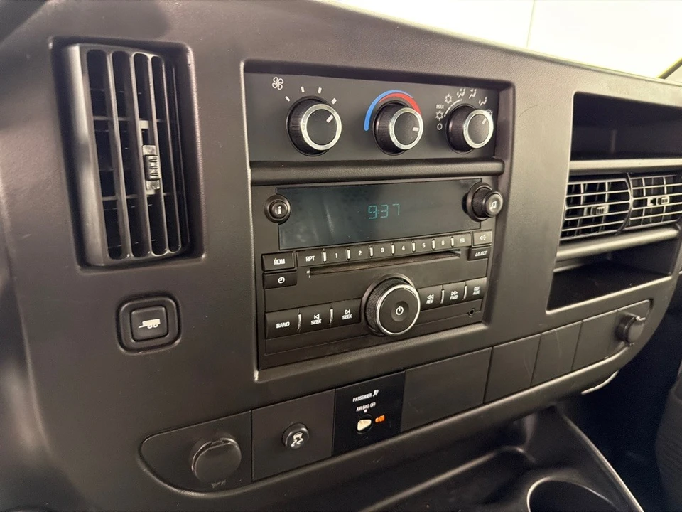 2011 Chevrolet Express - Image 12 of 12