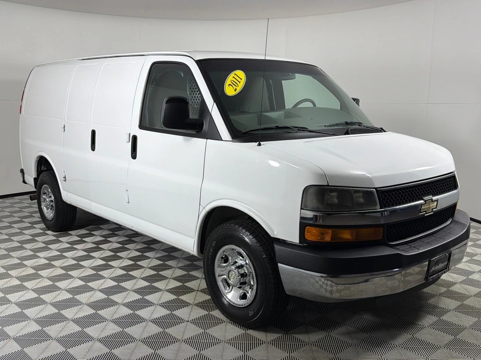 2011 Chevrolet Express - Image 3 of 12