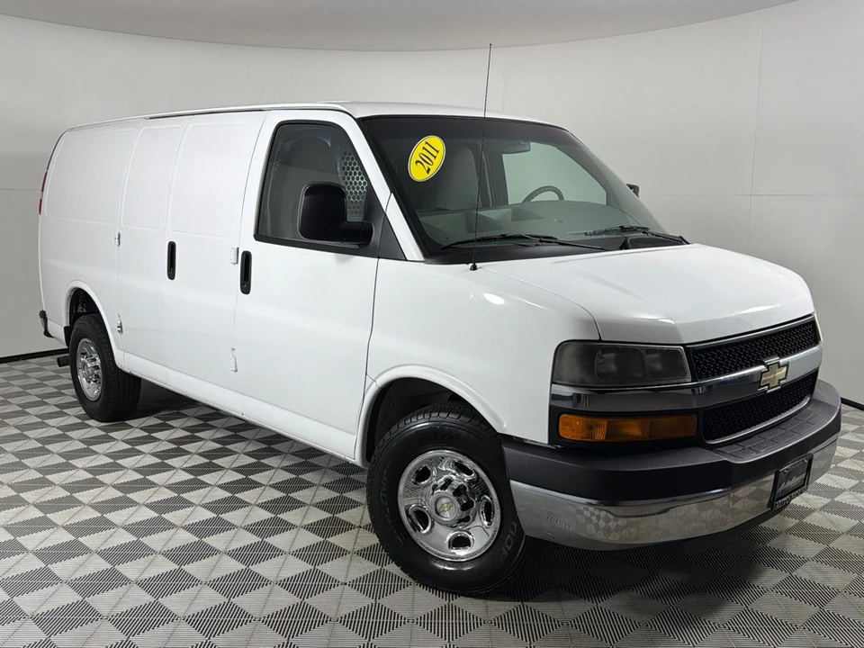 2011 Chevrolet Express - Image 2 of 12