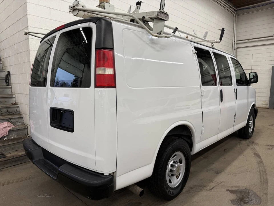 2011 Chevrolet Express - Image 2 of 12