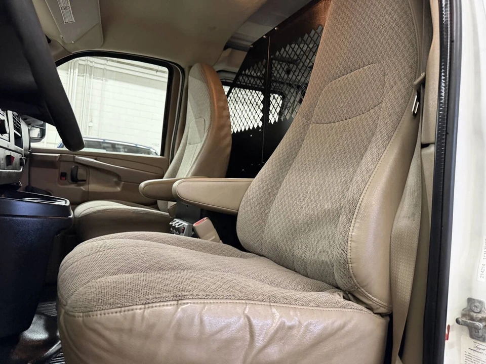 2011 Chevrolet Express - Image 5 of 12