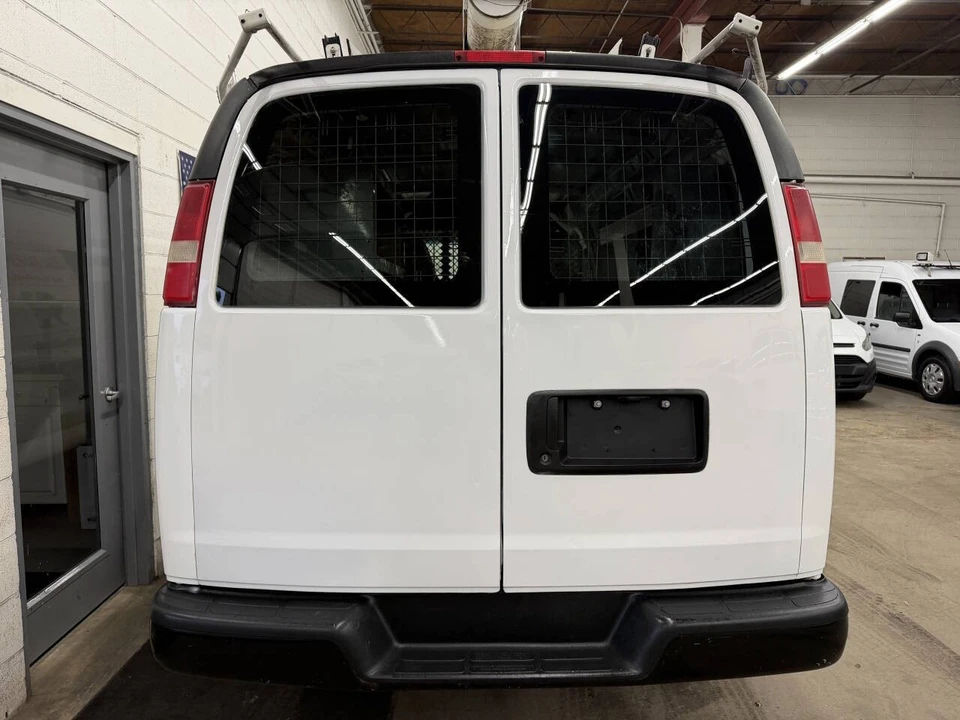 2011 Chevrolet Express - Image 9 of 12