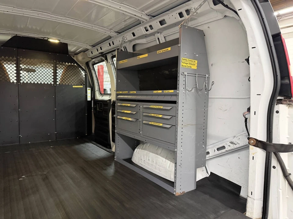 2011 Chevrolet Express - Image 17 of 21