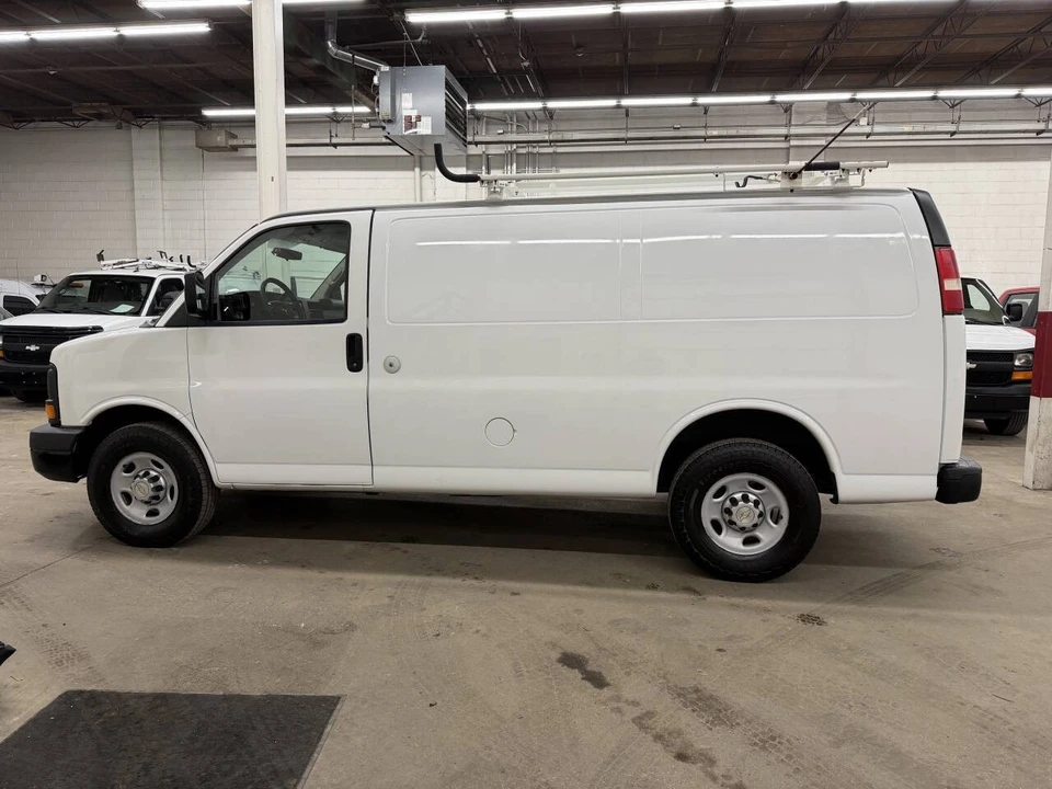 2011 Chevrolet Express - Image 12 of 12