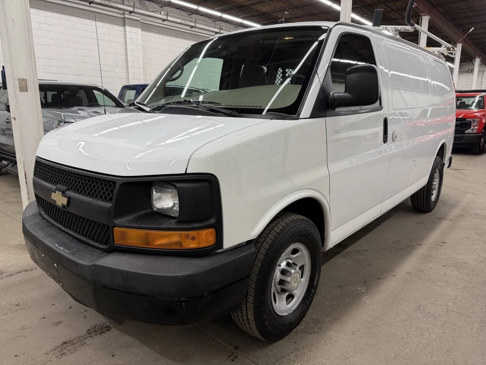 2011 Chevrolet Express - Image 3 of 21
