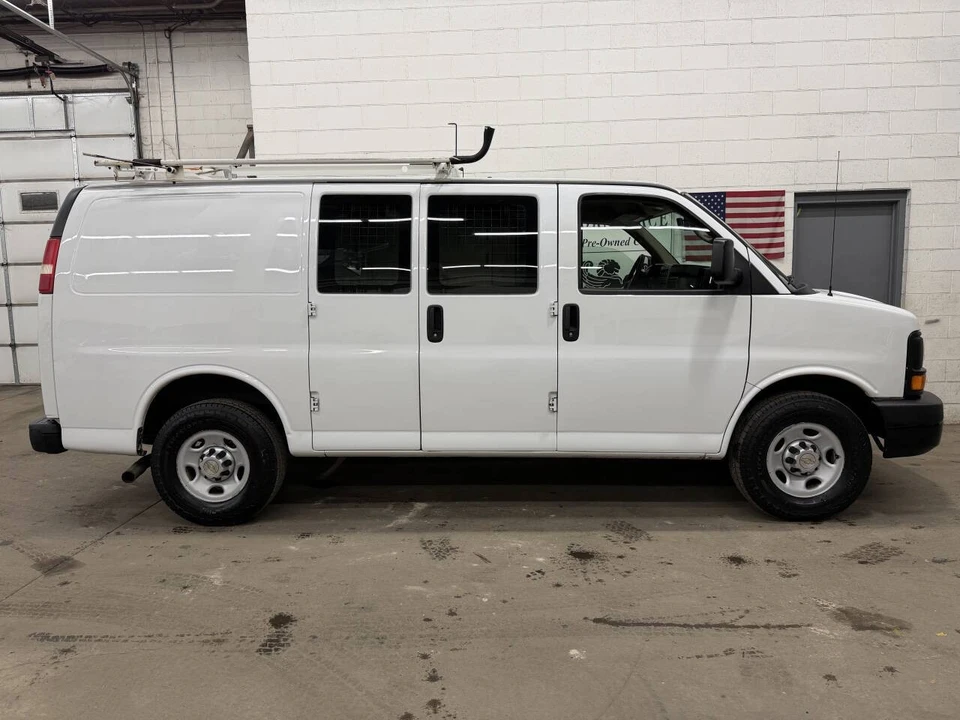 2011 Chevrolet Express - Image 9 of 12