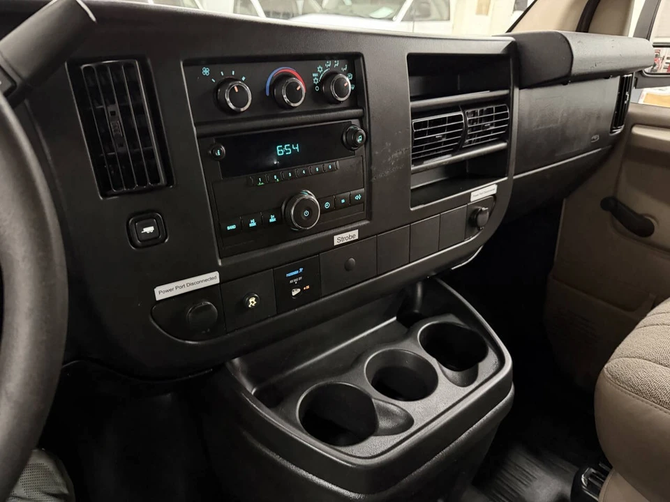2011 Chevrolet Express - Image 21 of 21