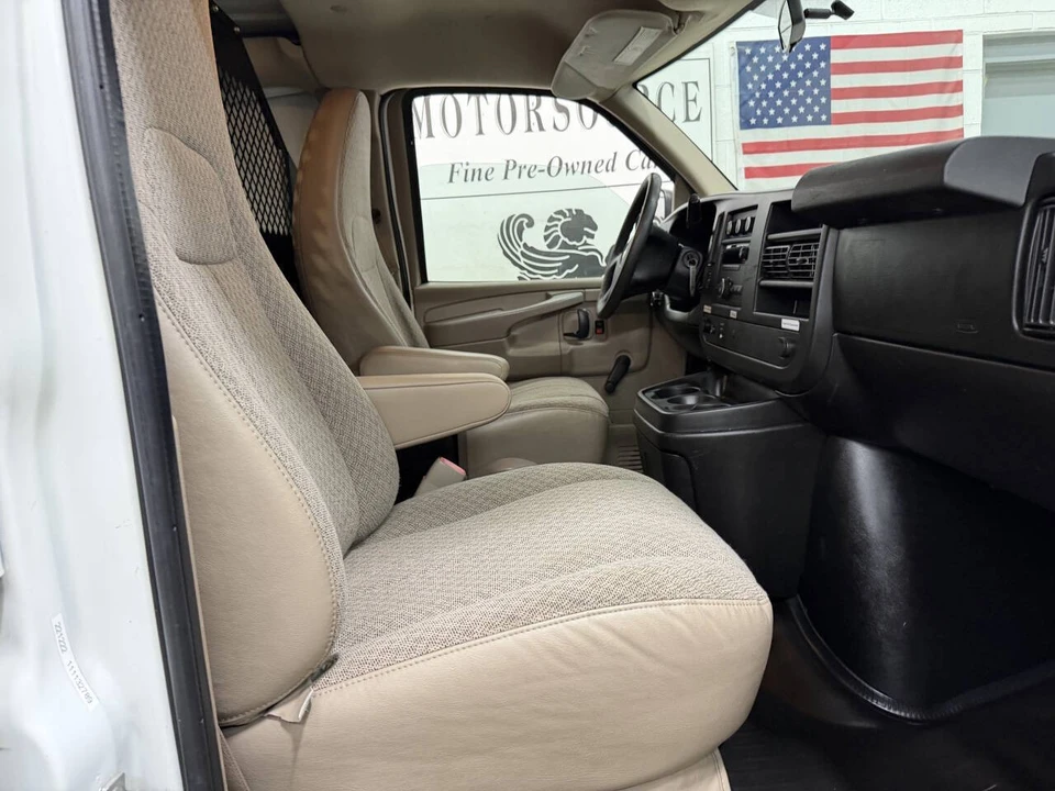 2011 Chevrolet Express - Image 15 of 21