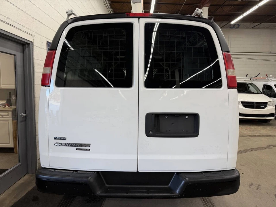 2011 Chevrolet Express - Image 12 of 12