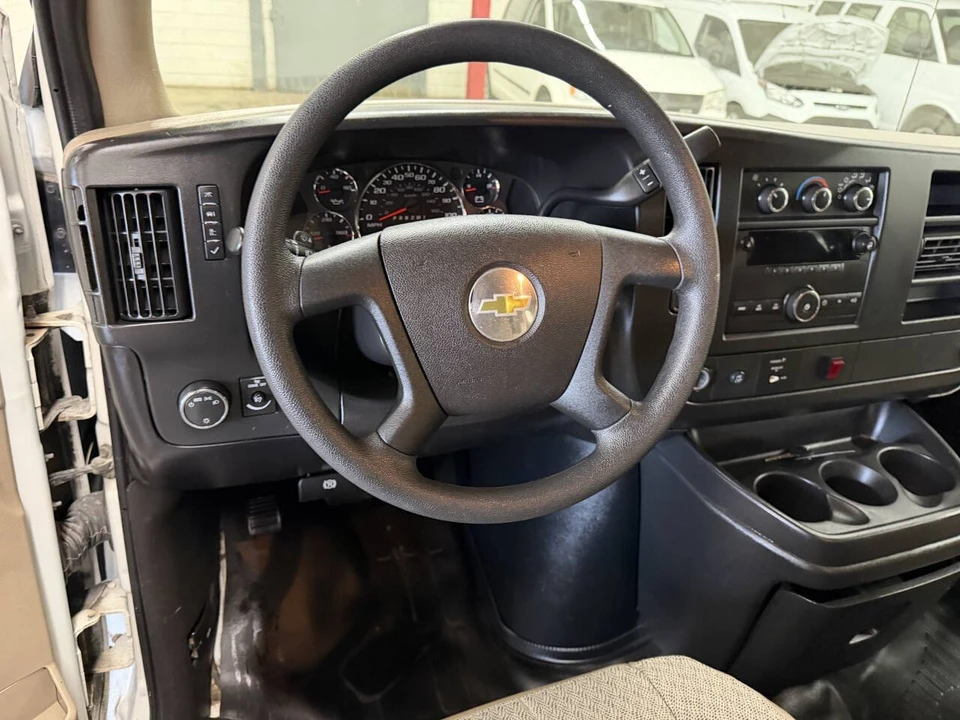 2011 Chevrolet Express - Image 8 of 12