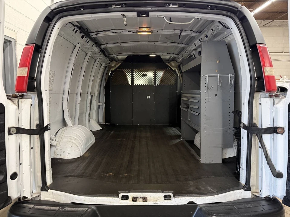 2011 Chevrolet Express - Image 7 of 12