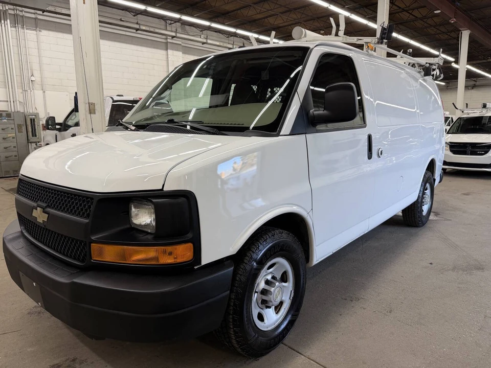 2011 Chevrolet Express - Image 4 of 12