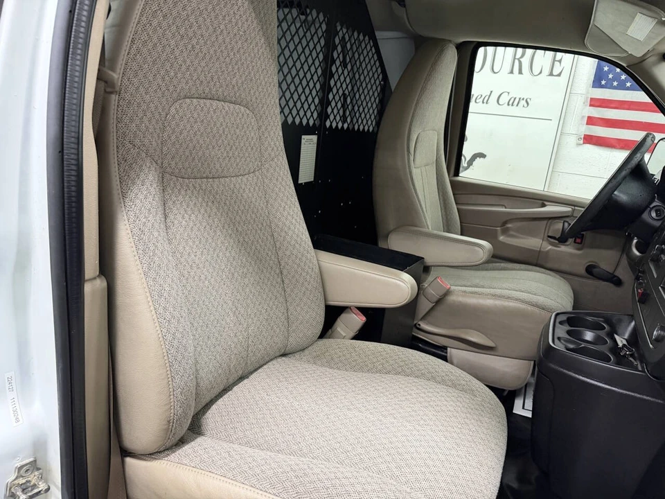 2011 Chevrolet Express - Image 6 of 21