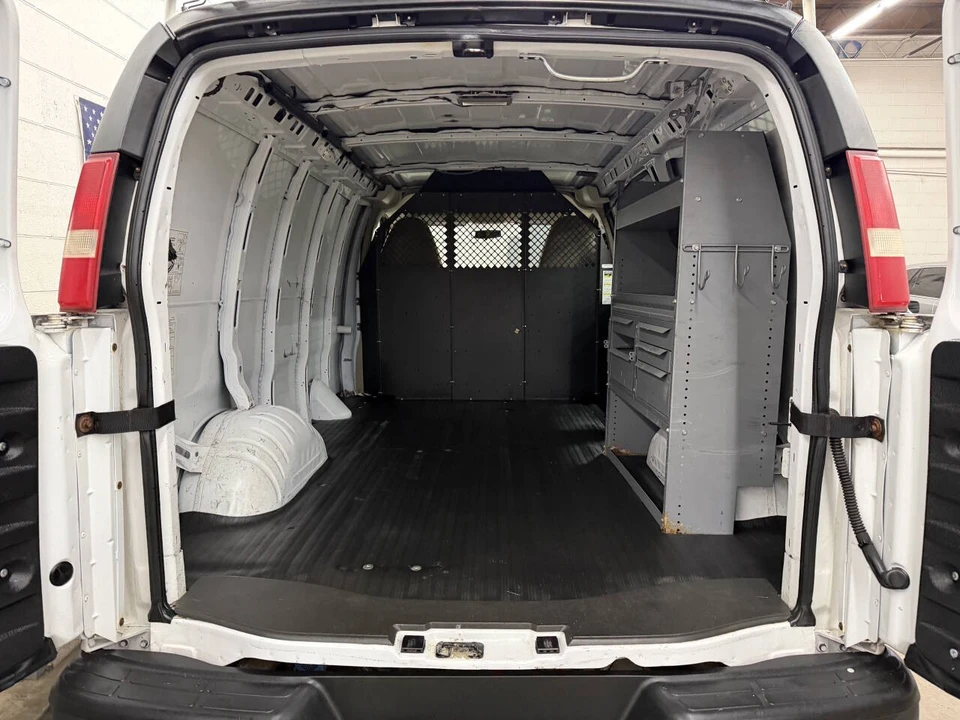 2011 Chevrolet Express - Image 8 of 21