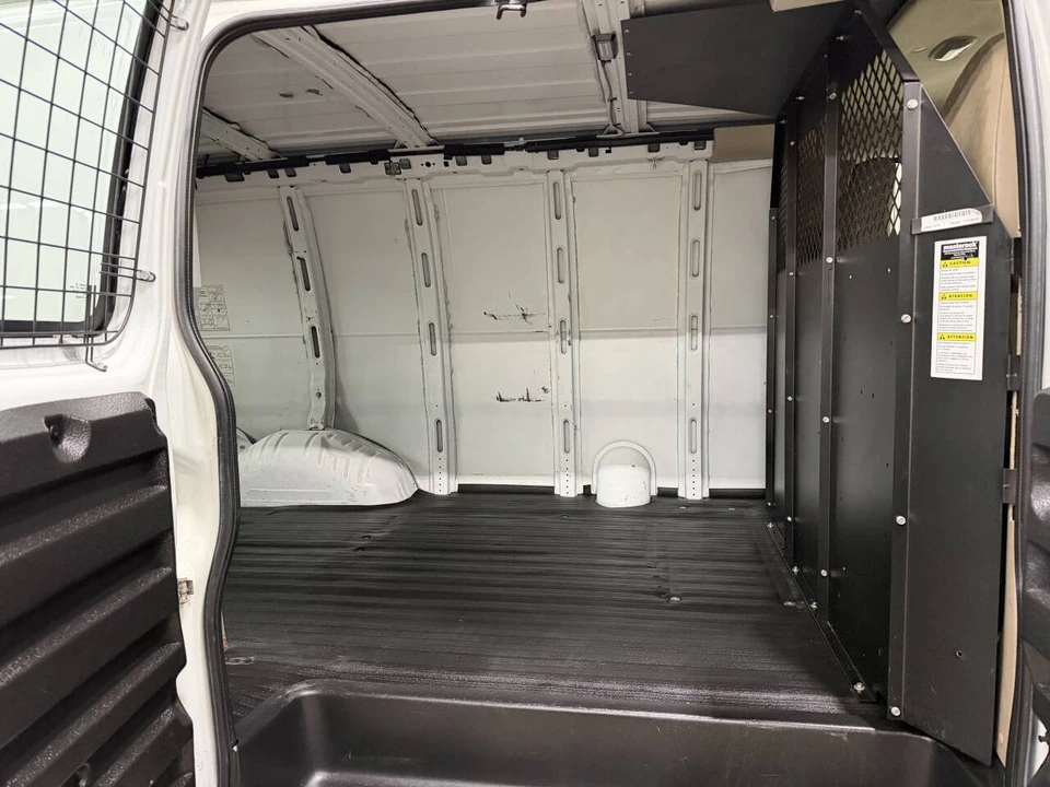 2011 Chevrolet Express - Image 16 of 21