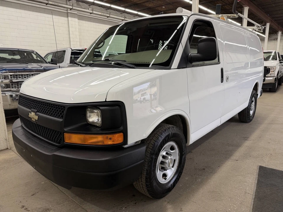 2011 Chevrolet Express - Image 4 of 12