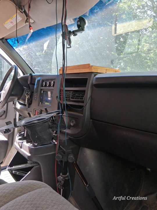 2011 Chevrolet Express - Image 12 of 22