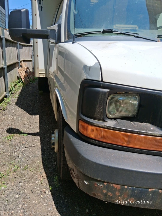 2011 Chevrolet Express - Image 5 of 22