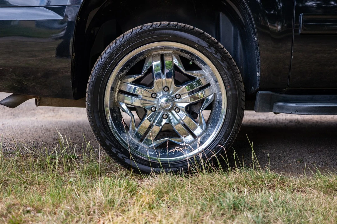 2011 GMC Suburban - Image 22 of 30