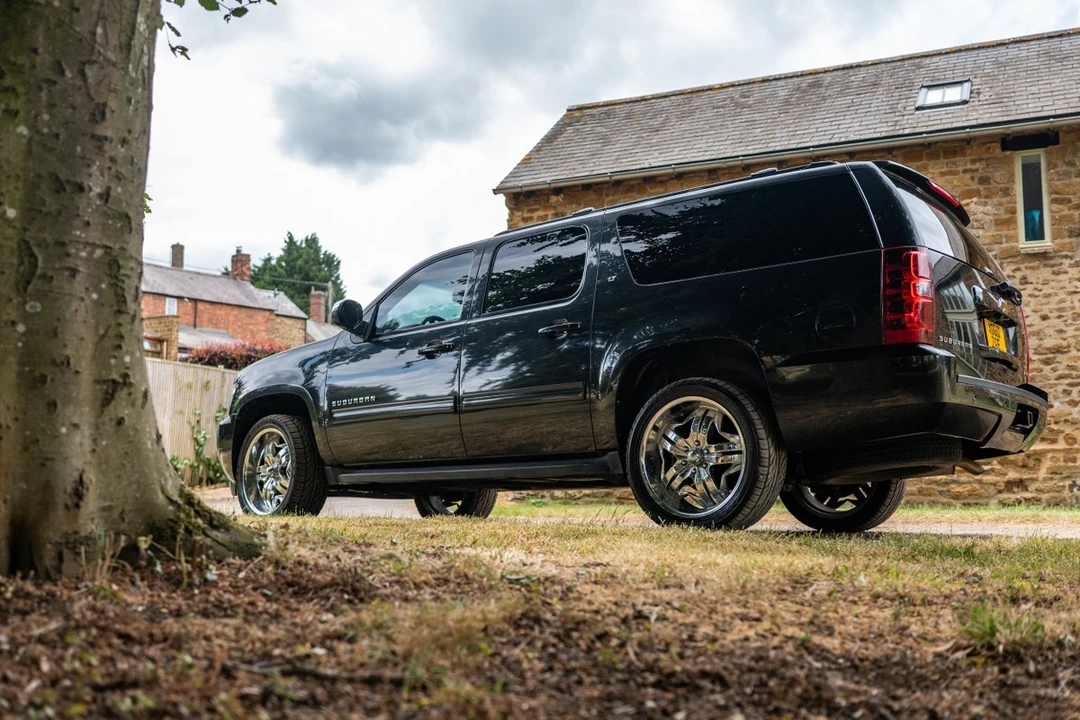 2011 GMC Suburban - Image 10 of 30