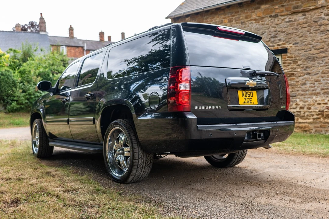 2011 GMC Suburban - Image 5 of 30