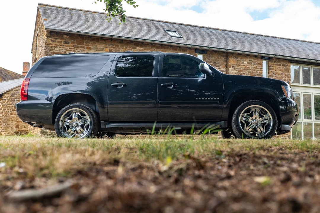 2011 GMC Suburban - Image 4 of 30