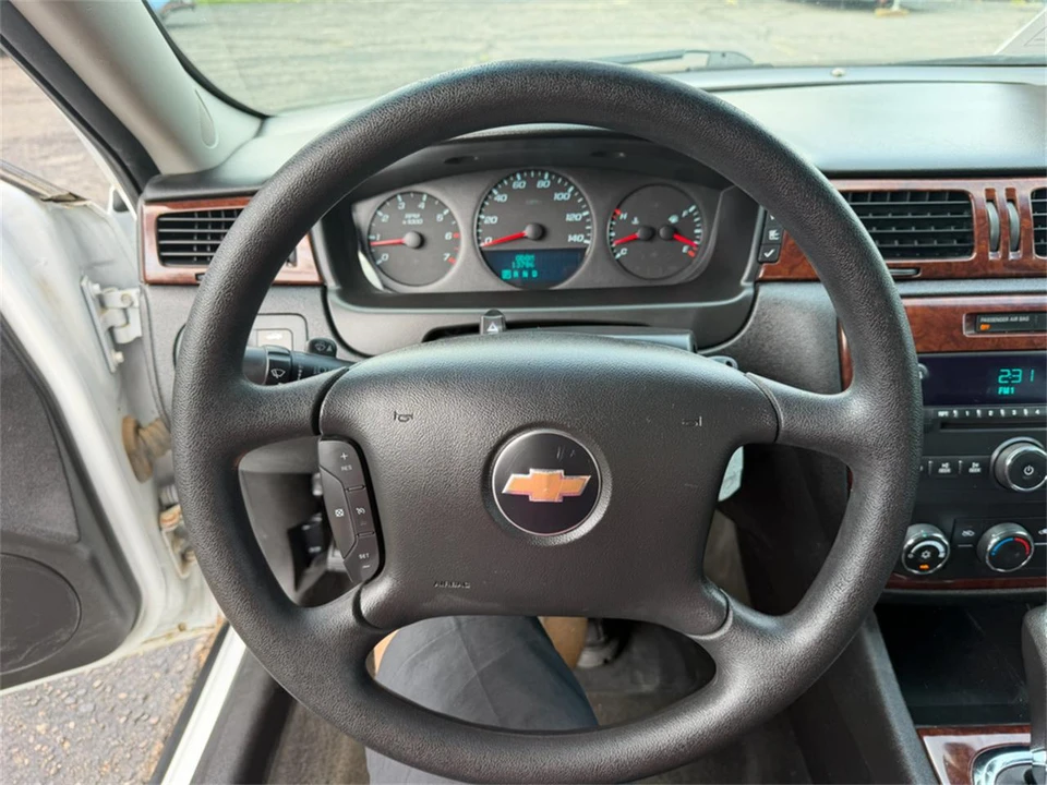 2011 Chevrolet Impala 9th Gen - Image 17 of 31