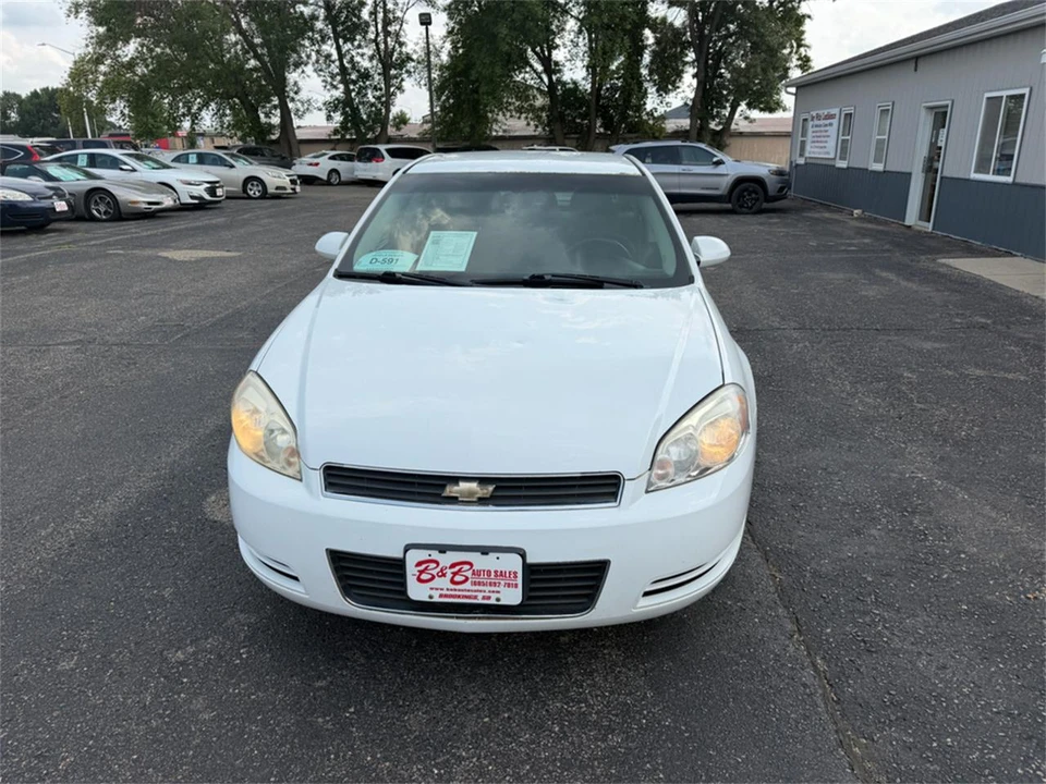 2011 Chevrolet Impala 9th Gen - Image 3 of 31