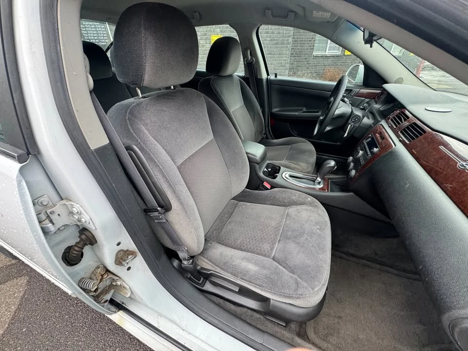 2011 Chevrolet Impala 9th Gen - Image 17 of 18