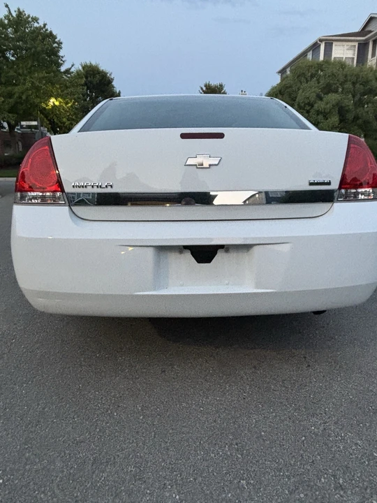 2011 Chevrolet Impala 9th Gen - Image 5 of 13