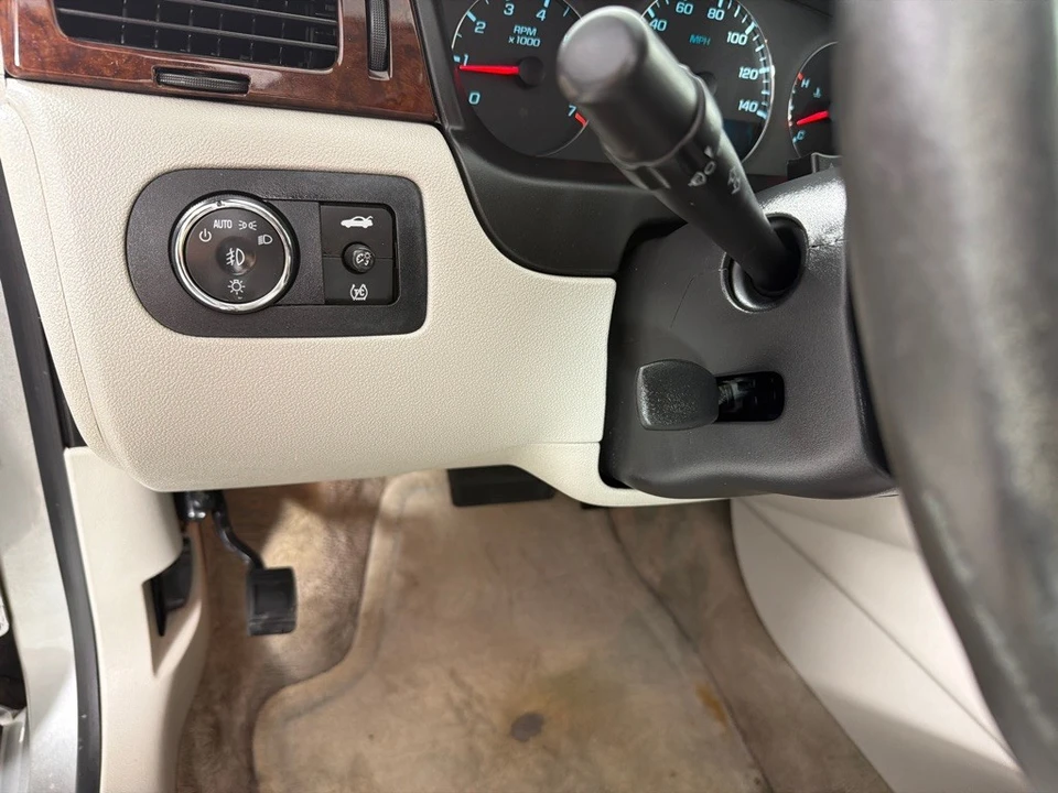 2011 Chevrolet Impala 9th Gen - Image 14 of 25