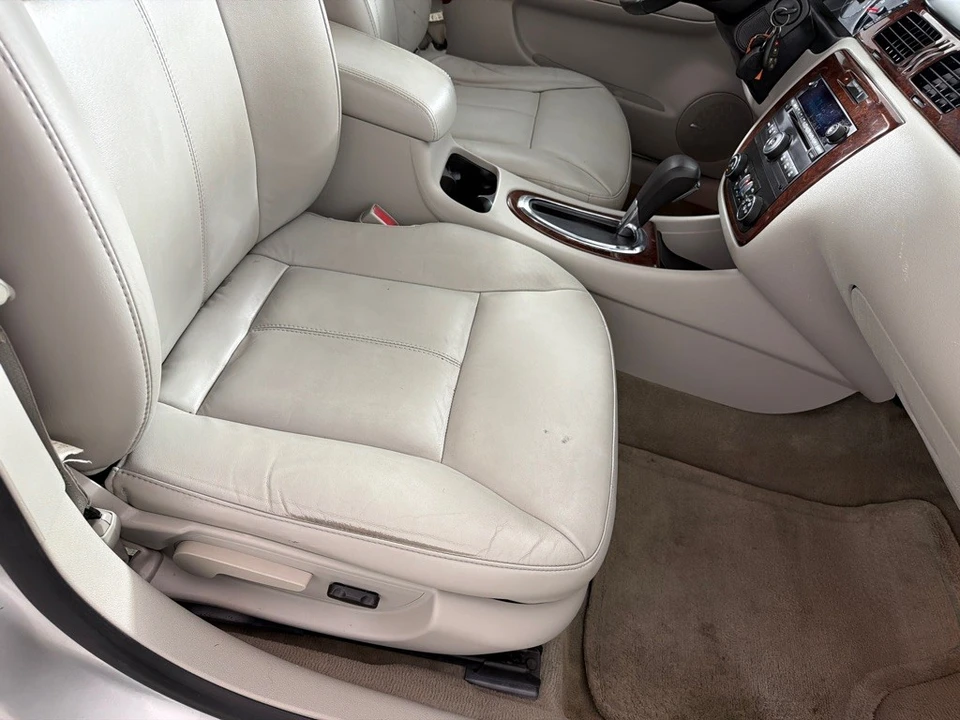 2011 Chevrolet Impala 9th Gen - Image 22 of 25
