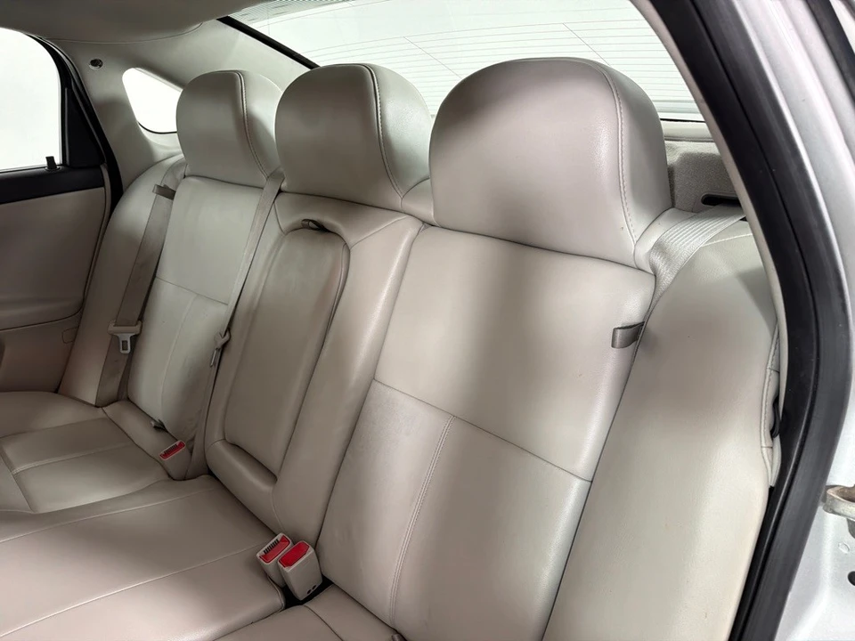 2011 Chevrolet Impala 9th Gen - Image 19 of 25
