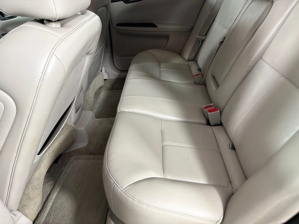 2011 Chevrolet Impala 9th Gen - Image 18 of 25