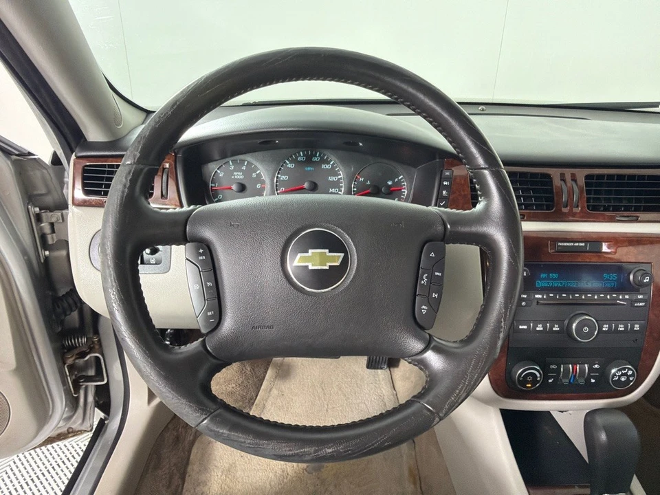 2011 Chevrolet Impala 9th Gen - Image 15 of 25