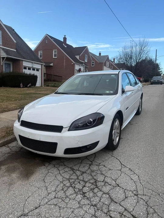 2011 Chevrolet Impala 9th Gen - Image 2 of 9