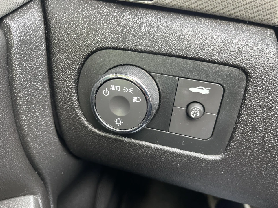 2011 Chevrolet Impala 9th Gen - Image 31 of 31