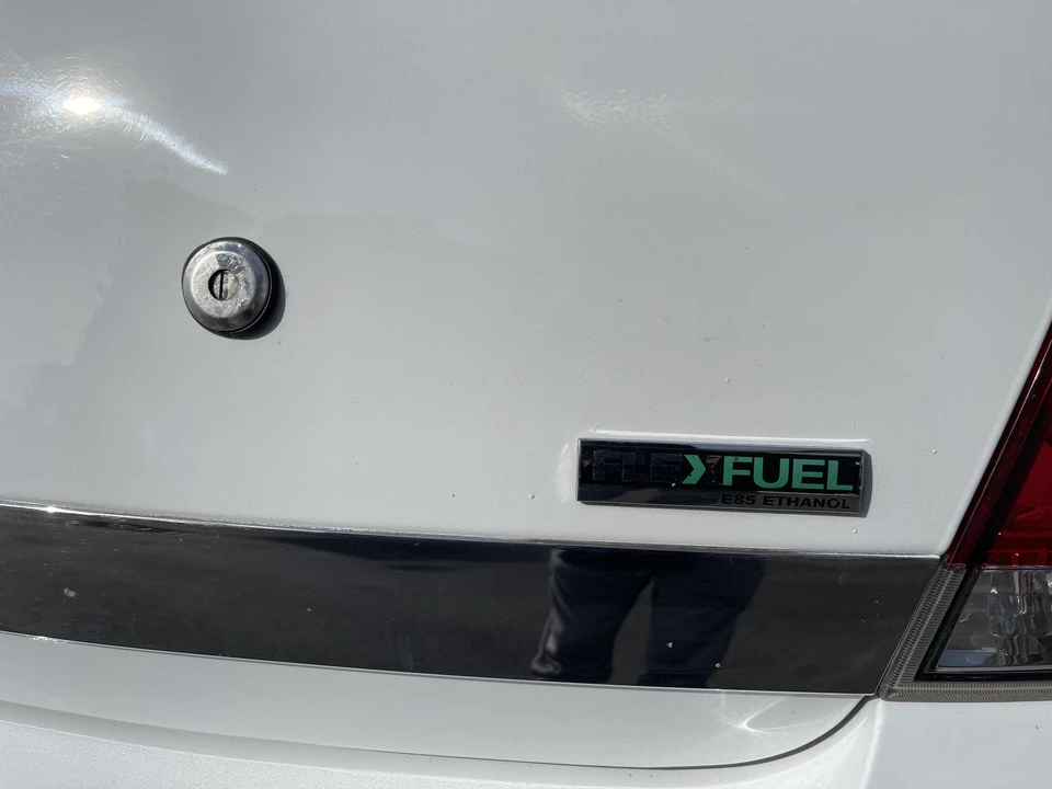 2011 Chevrolet Impala 9th Gen - Image 16 of 31