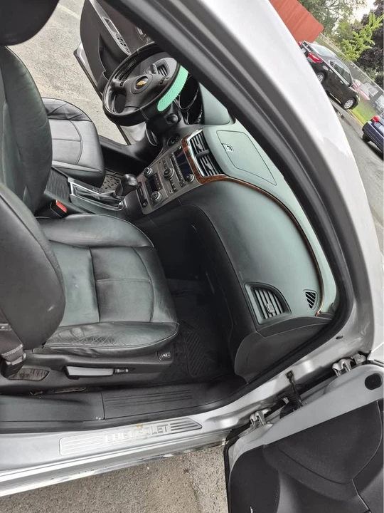 2011 Chevrolet Malibu - Image 15 of 17