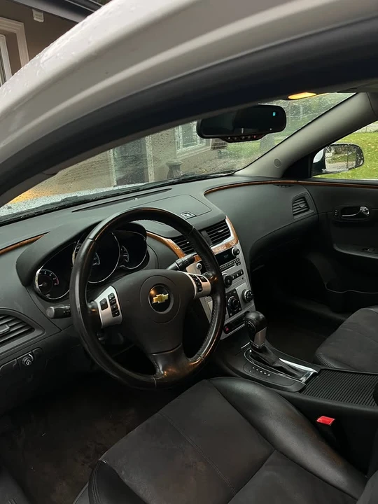 2011 Chevrolet Malibu - Image 8 of 14