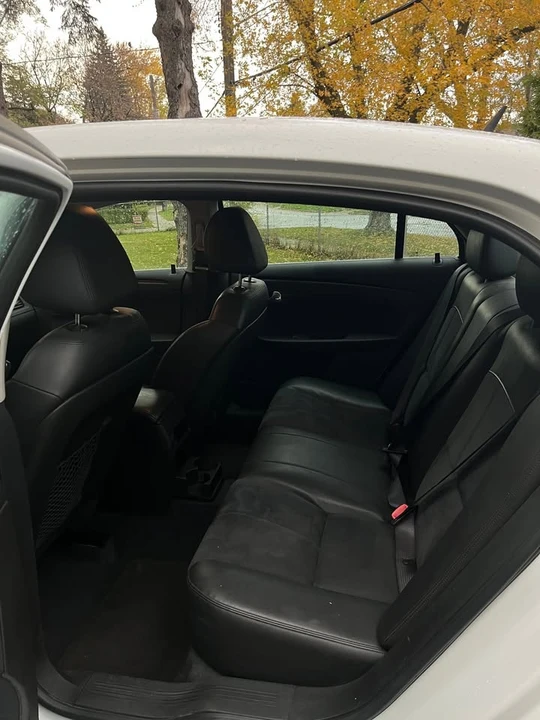 2011 Chevrolet Malibu - Image 11 of 14