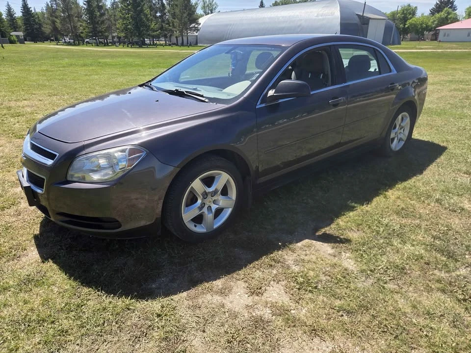 2011 Chevrolet Malibu - Image 2 of 7