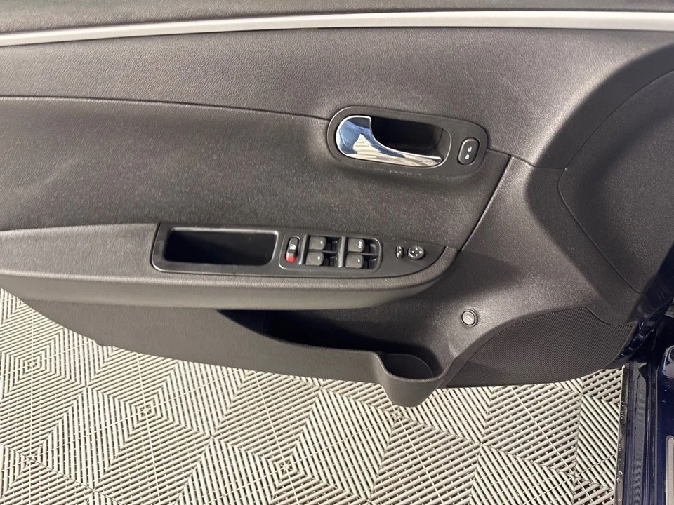 2011 Chevrolet Malibu - Image 12 of 12