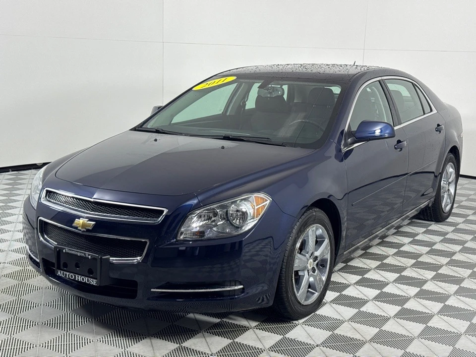 2011 Chevrolet Malibu - Image 10 of 12