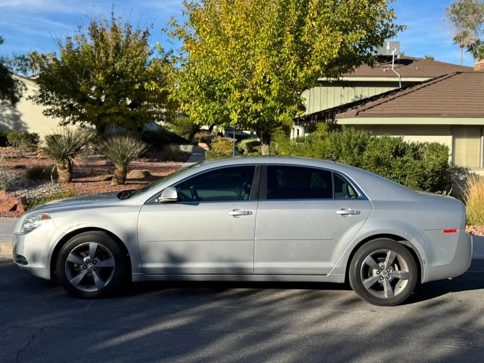 2011 Chevrolet Malibu - Image 2 of 7