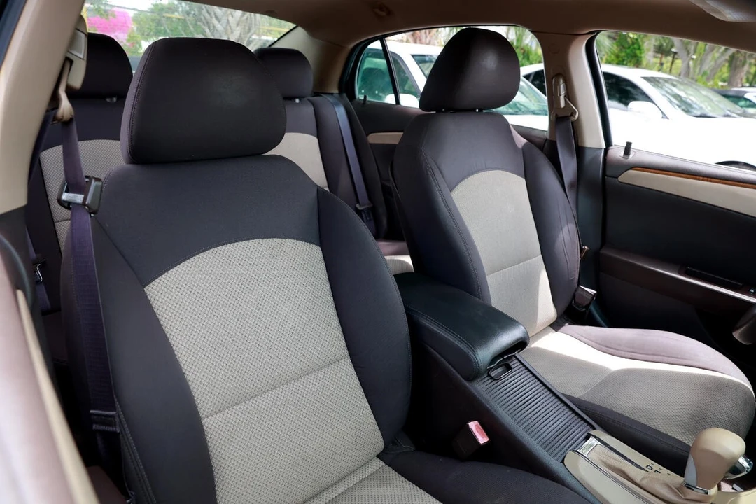 2011 Chevrolet Malibu - Image 16 of 21